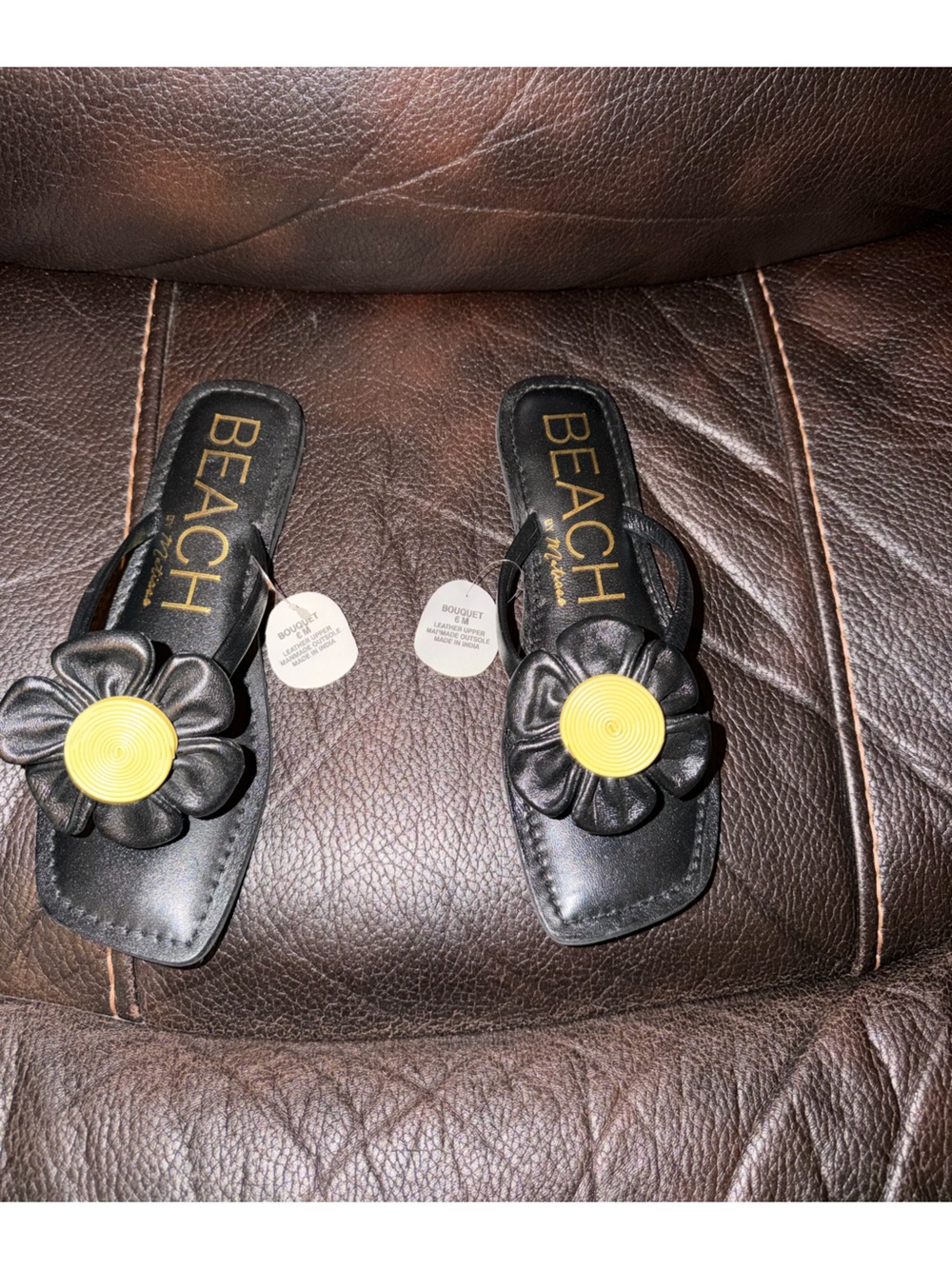 Beach by Matisse Bouquet black sandals, floral appliqué, blackYellow, 6 NWT